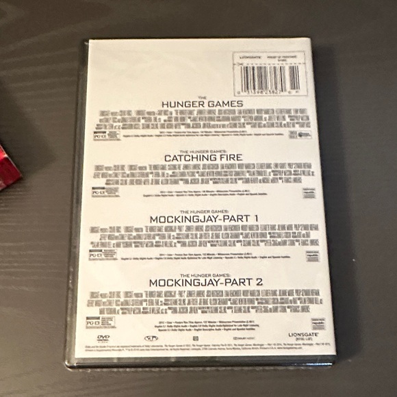 The Hunger Games Complete 4-Film Collection - Black and Red - Picture 5 of 5